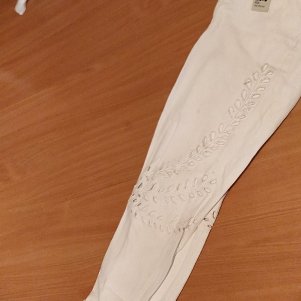 TOP SHOP NWT cut out white jeans